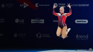 q sen iw 6 ita 1 marras elisa sfe03616 copia simone ferraro ph